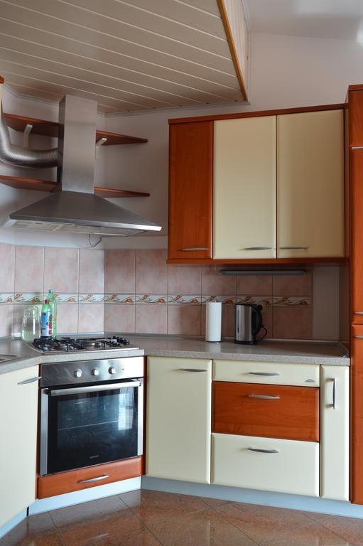 Apartment Nevena أوميس الغرفة الصورة