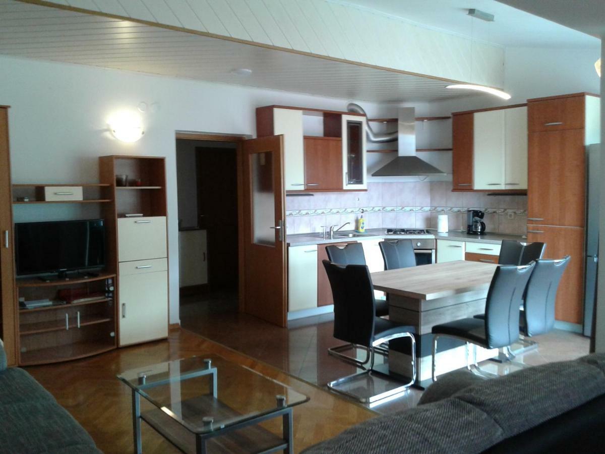 Apartment Nevena أوميس المظهر الخارجي الصورة